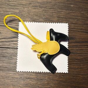 Black and Yellow Pegasus Keychain bag chain